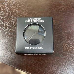 Mac eyeshadow carbon.